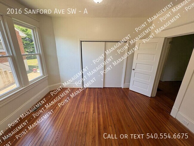 Building Photo - 2016 Sanford Ave SW