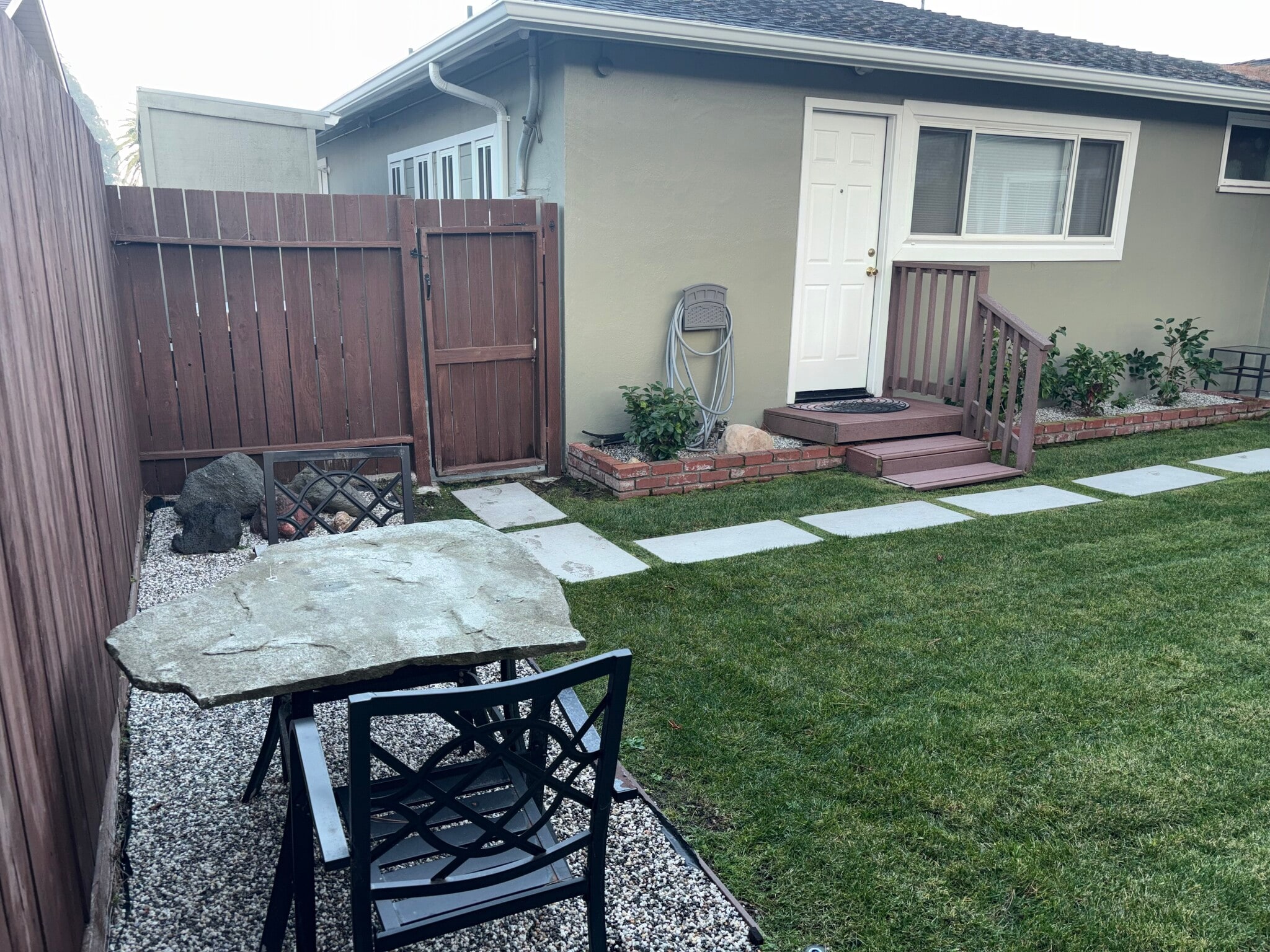 Building Photo - 1960 Claremont Dr