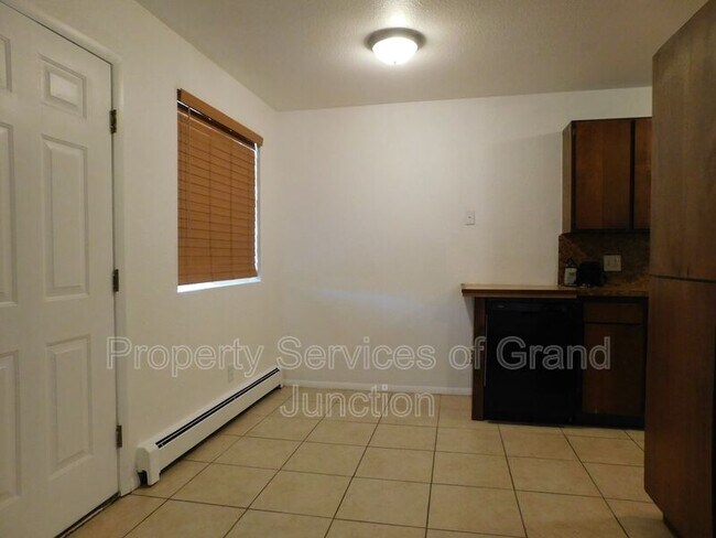 Building Photo - 3292 Lombardy Ln