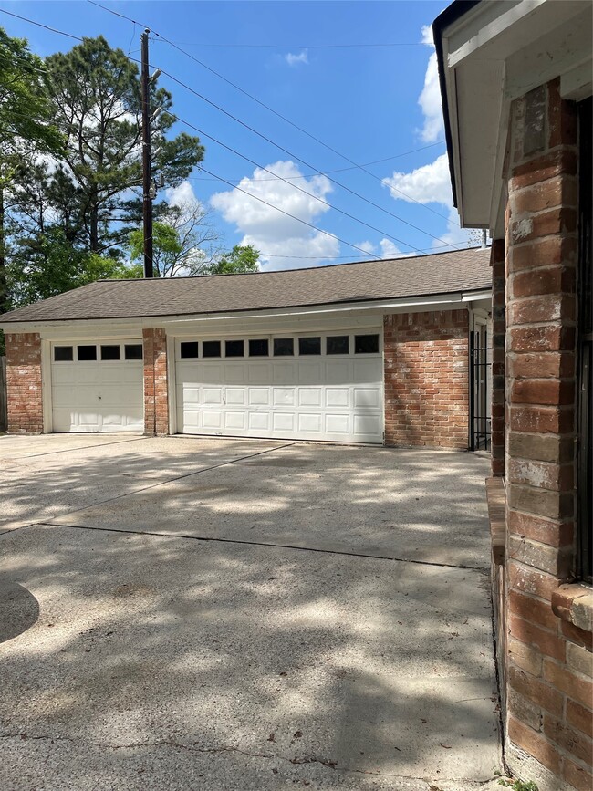 Building Photo - 21122 Harvest Hill Ln