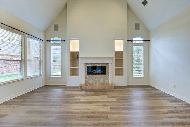 Building Photo - 2915 Monet Dr