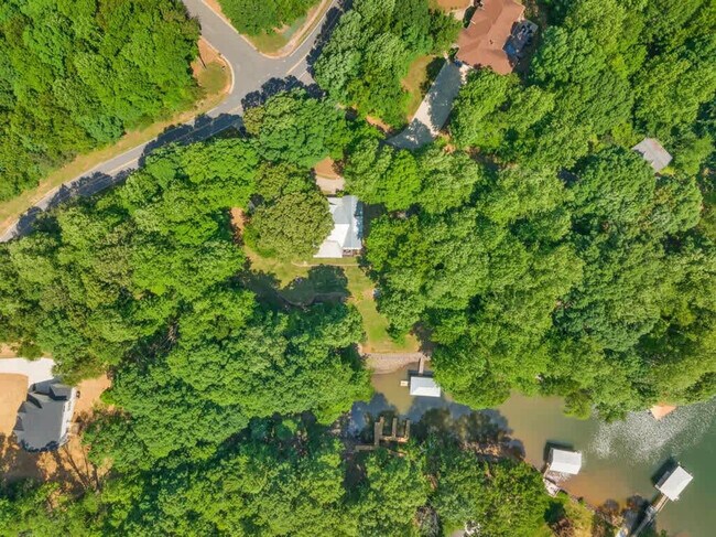 Building Photo - 254 Beaten Path Rd