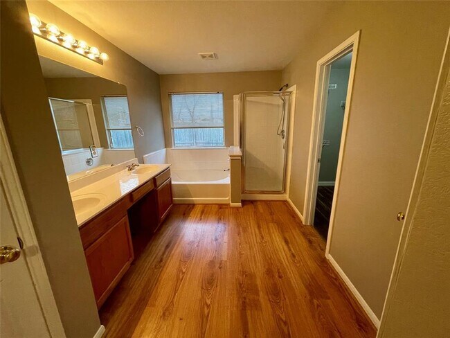 Building Photo - 800 Orchard St