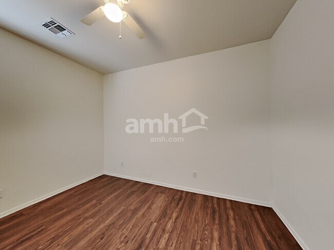 Building Photo - 15954 W Port Royale Ln