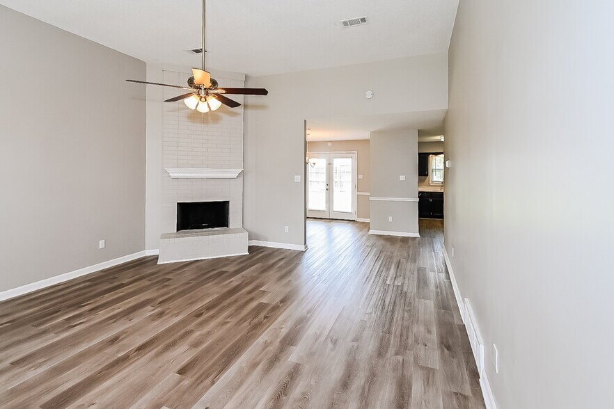 Building Photo - 5493 Kindle Creek Dr