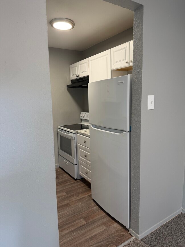 Building Photo - Pine Street Terrace