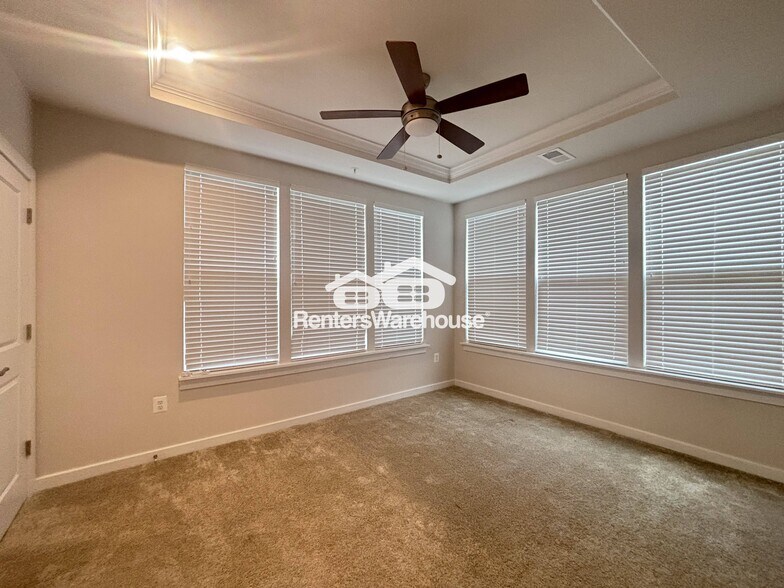 Building Photo - 2500 Emerald Branch Dr