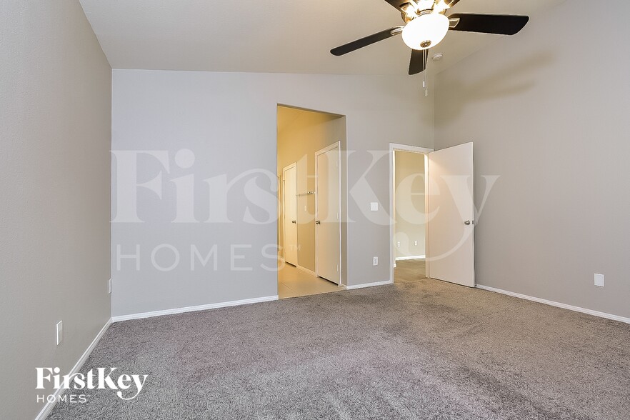 Building Photo - 7841 Olympus Ave