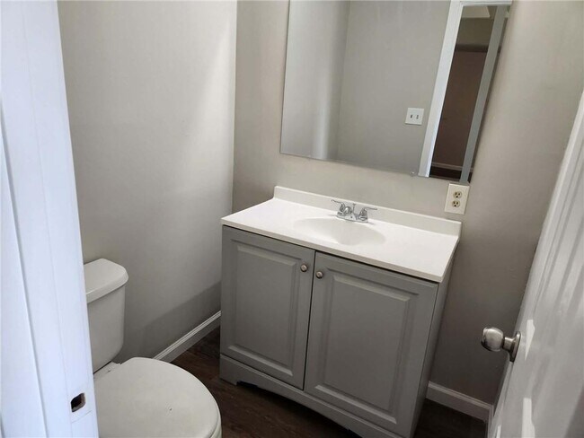 Building Photo - 169 Governors Dr