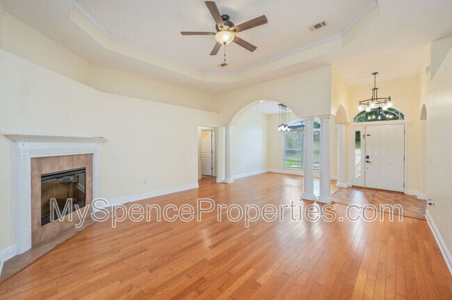 Building Photo - 618 Territory Ln