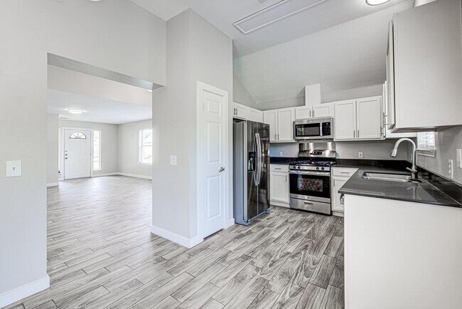 Building Photo - 1302 Crete Ln