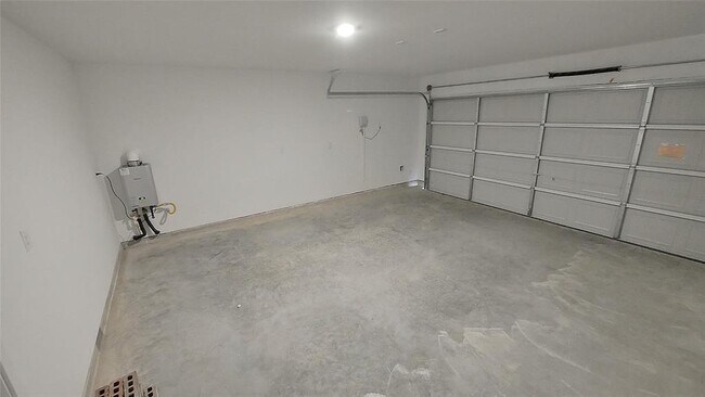 Building Photo - 26814 Feather Reed Dr