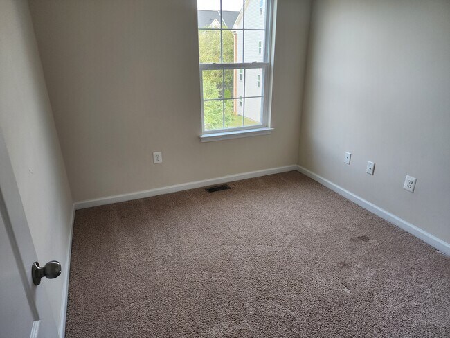 Bed Room 3 - 7013 Southmoor St