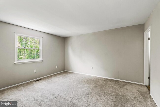 Building Photo - 468 Cornell Ct