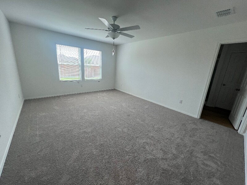 Building Photo - 16044 Isles Dr