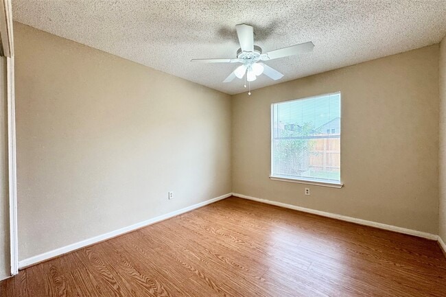 Building Photo - 3511 Palm Grove Dr