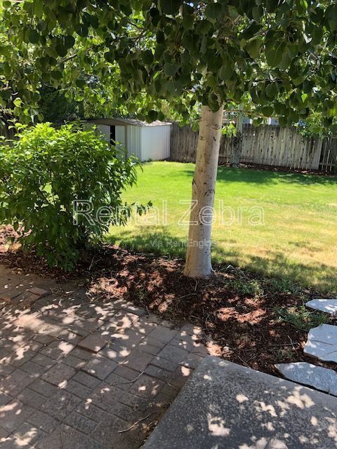 Building Photo - 3268 SW Metolius Pl