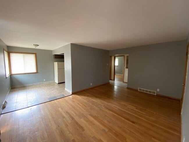 Interior Photo - 4651 N 36th St. (12 unit)(ACE PROPERTY)