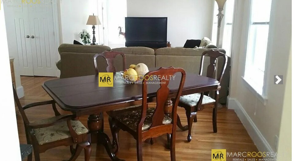 Building Photo - 262 Brown St