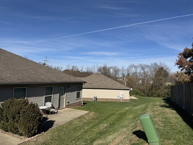 Building Photo - 708 Chatham Ct