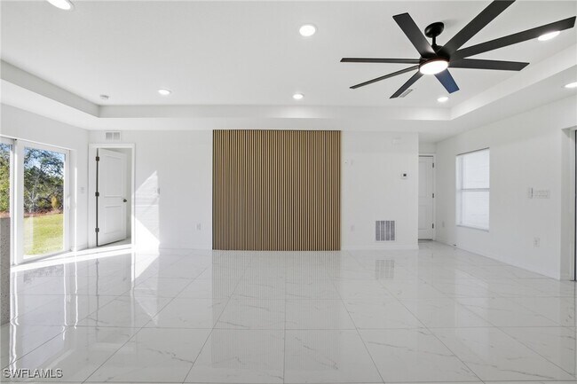 Building Photo - 418 Pinehurst Ave