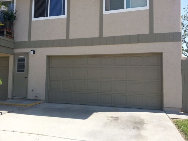 Primary Photo - 2 bed/ 1 bath townhouse with garage in Santee