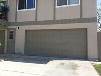 Building Photo - 2 bed/ 1 bath townhouse with garage in Santee