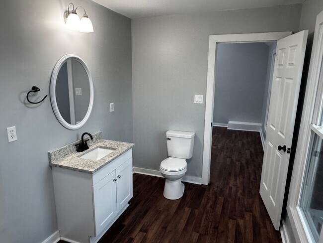 Building Photo - Modern 3BR / 2.5BA Home with Granite Kitchen, Loft and Storage