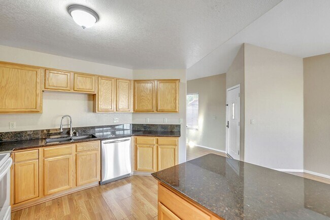 Building Photo - Beautiful Ahwatukee Home!