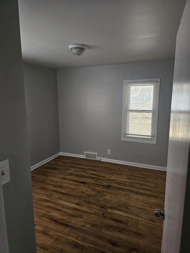 Building Photo - 5766 Bluehill St