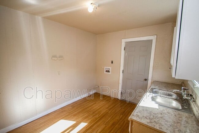 Building Photo - 414 Rotary