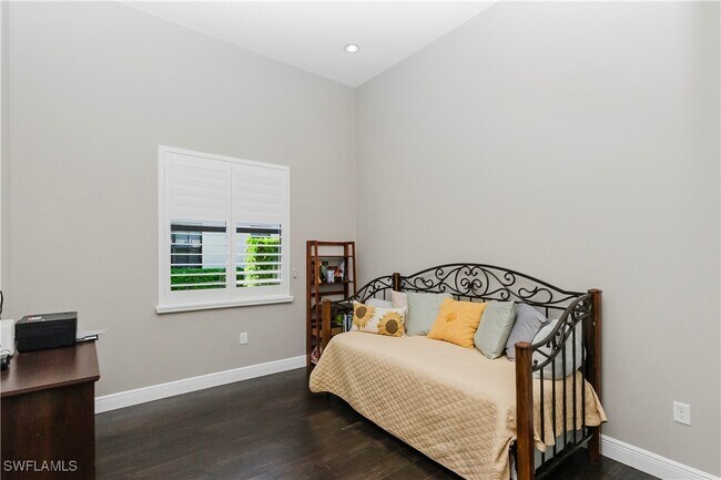 Building Photo - 5265 Messina St