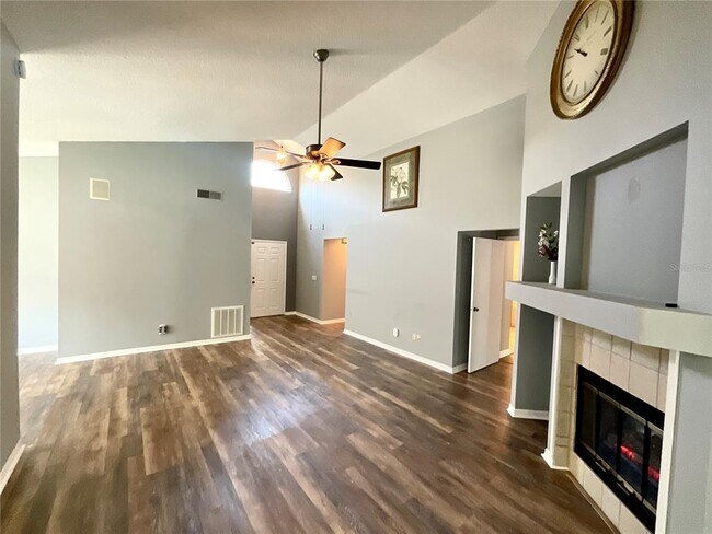 Building Photo - 2913 Longbrooke Way