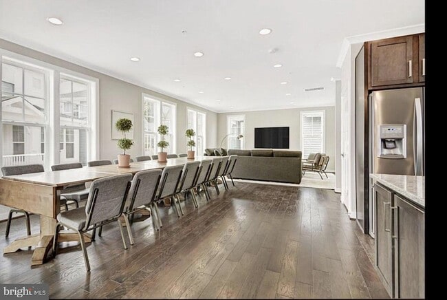 Building Photo - 1020 Railroad Ave