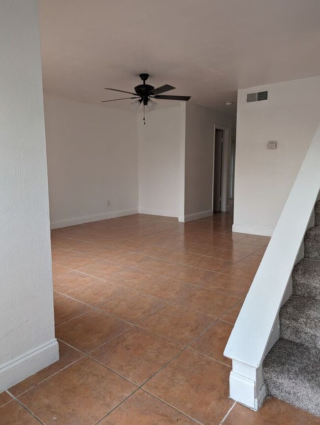 Building Photo - Spacious 2 Bedrooms near the Millenia Mall...