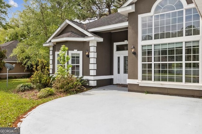 Building Photo - 124 Deerwood Village Dr