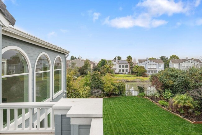 Building Photo - 142 Monaco Dr