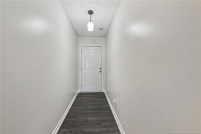 Building Photo - 2932 Chillingworth Dr