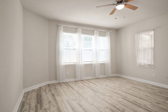 Building Photo - Beautiful Palencia Condo Available for Rent