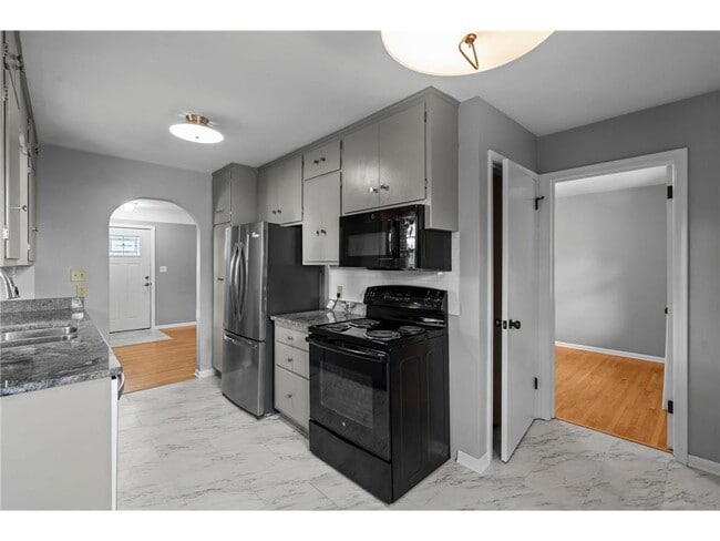 Building Photo - 1435 Englert Rd