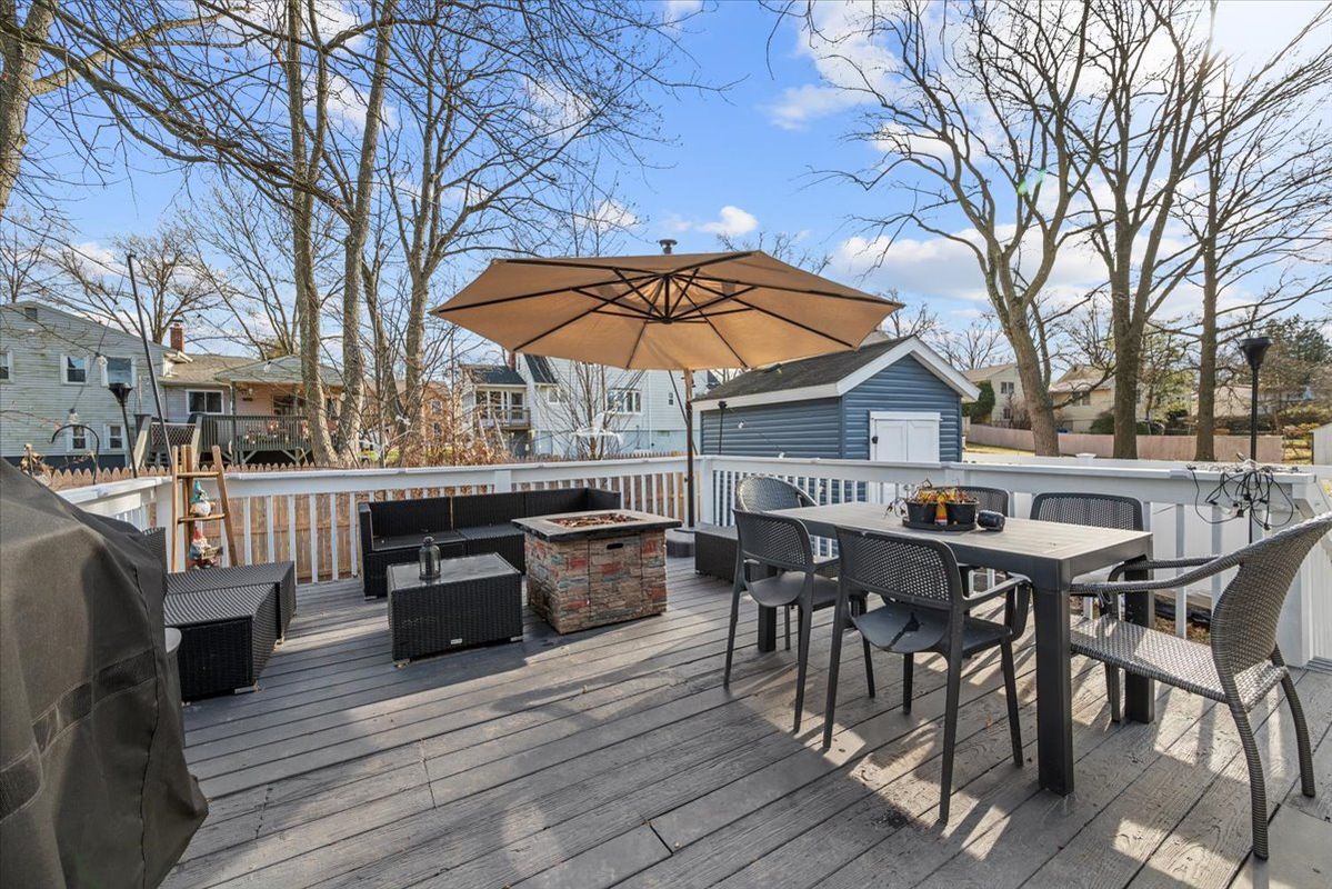 Building Photo - 16 Hickory Rd