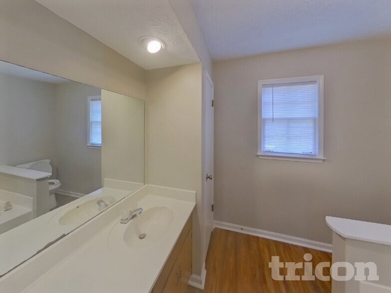 Building Photo - 740 Cedar Farms Dr