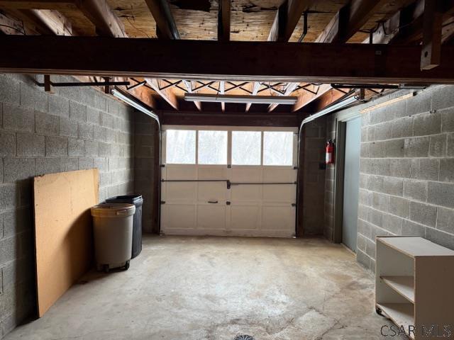 Building Photo - 927 East Ave