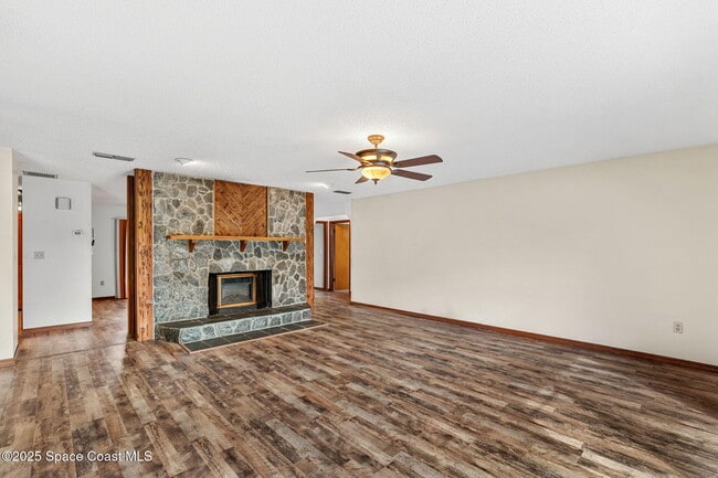 Building Photo - 1387 Gleneagles Ct