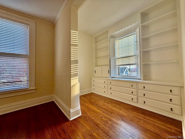 Building Photo - 225 N Broadway