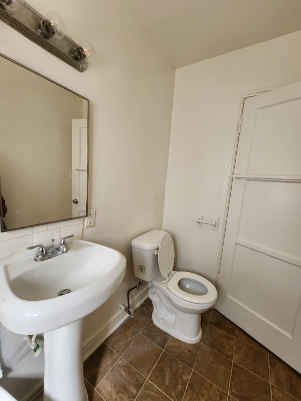 Building Photo - 7030 La Tijera Blvd