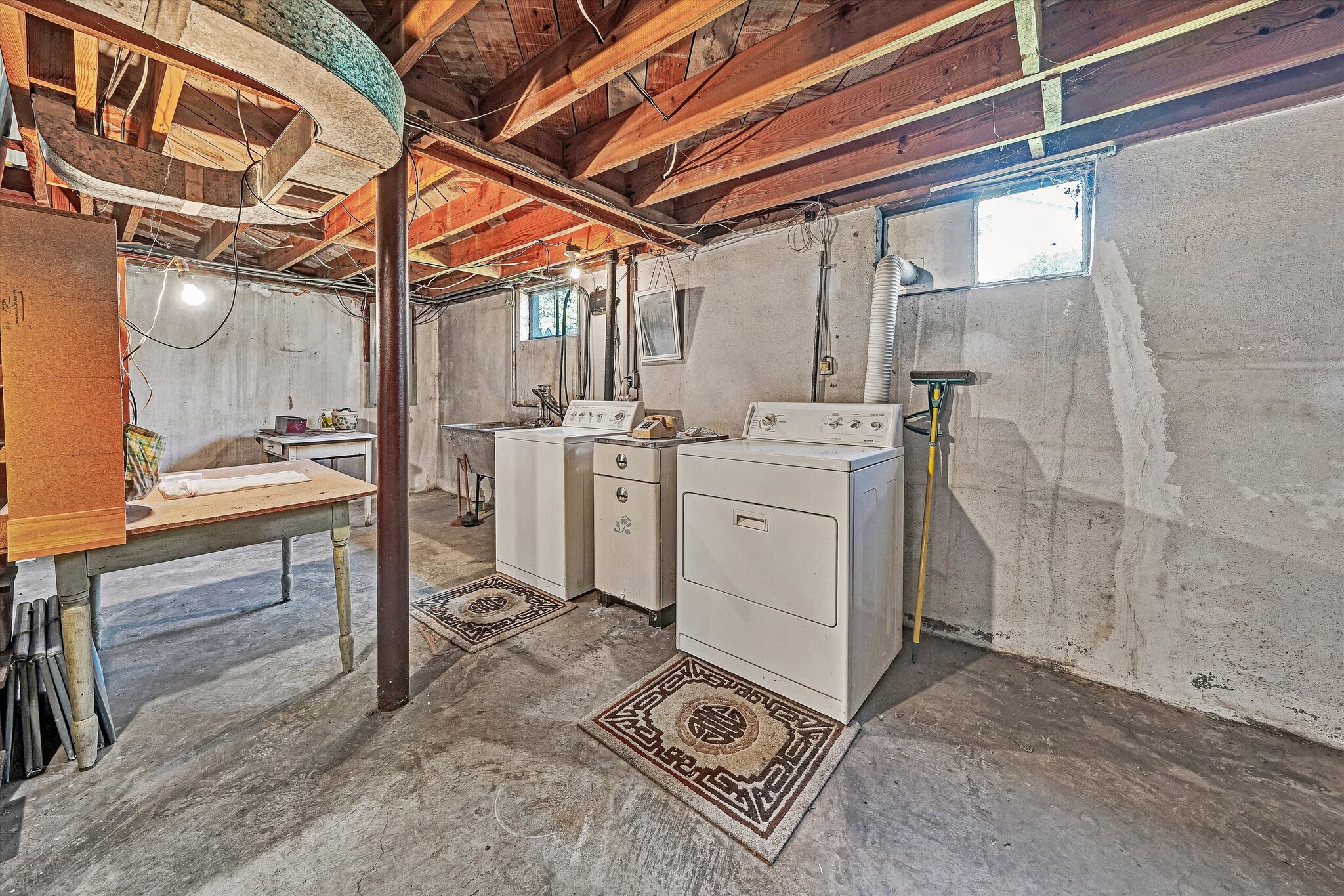 Building Photo - 2779 Derwent Dr SW