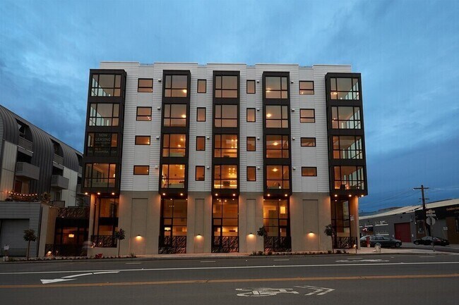 Building Photo - 601 Tennessee St