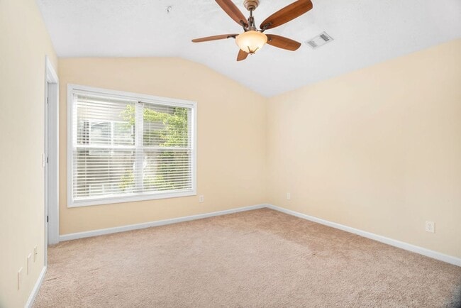 Building Photo - cl1114