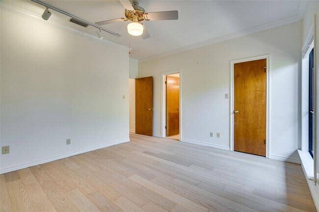 Building Photo - 1406 Windsor Rd